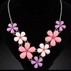 New pink flowers necklace